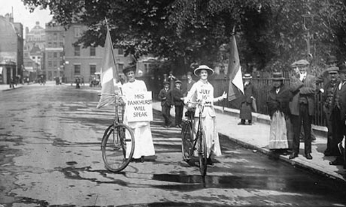 Suffragette in bici