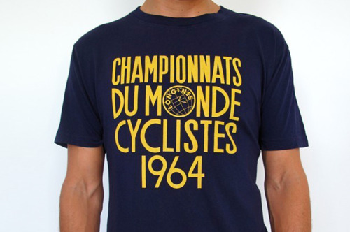 Una maglietta con la scritta 'campionato del mondo 1964'