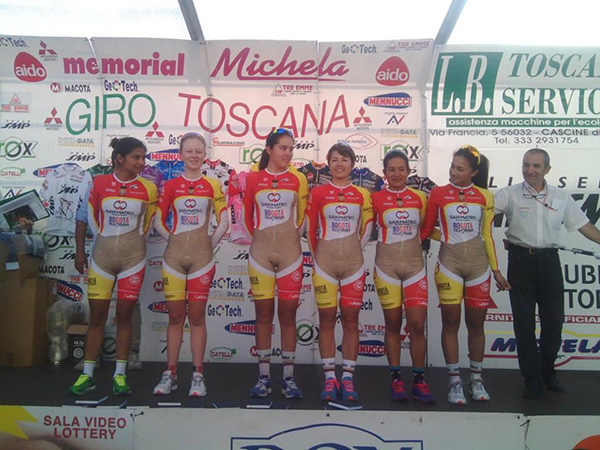 Il finto nude look del team femminile Bogota Humana Solgar San Mateo