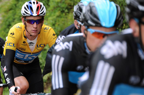 Bradley Wiggins in giallo al Giro del Delfinato