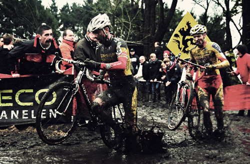 Ciclocross nel fango