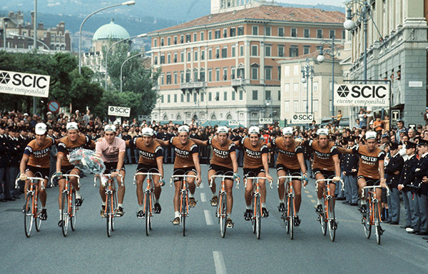 Eddy Merckx al Giro d'Italia in maglia rosa