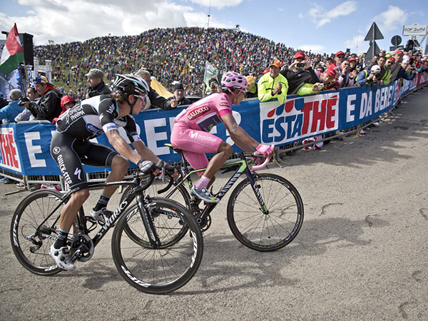 Quintana e Uran nello stadio naturale dello Zoncolan al Giro 2014
