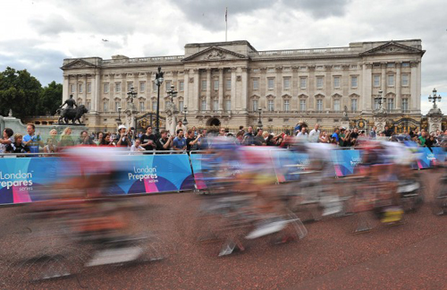 Ciclisti sul percorso olimpico di Londra 2012