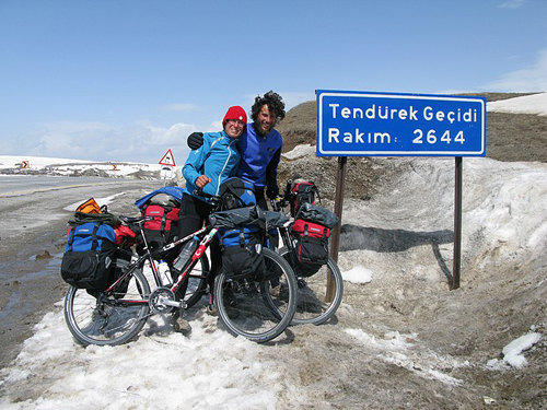 Marcella Stermieri e Bernardo Moranduzzo sulla via del Tibet