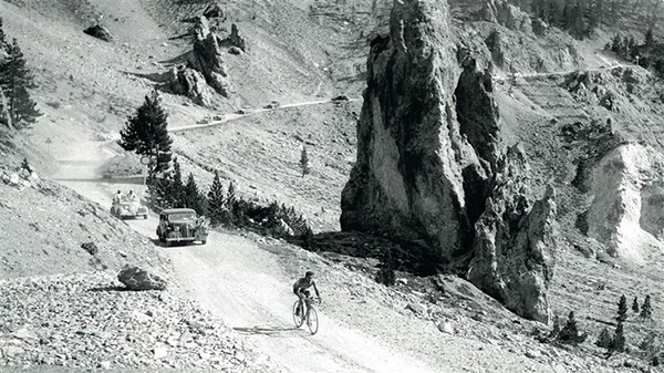 Gino Bartali sul Col d'Izoard al Tour 1938