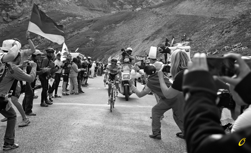 Contador in difficoltà sulle Alpi