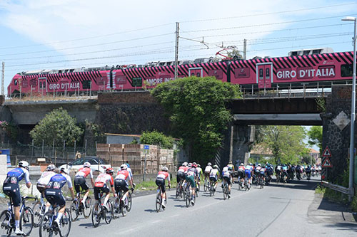 Trenitalia Pop in rosa per il Giro d'Italia